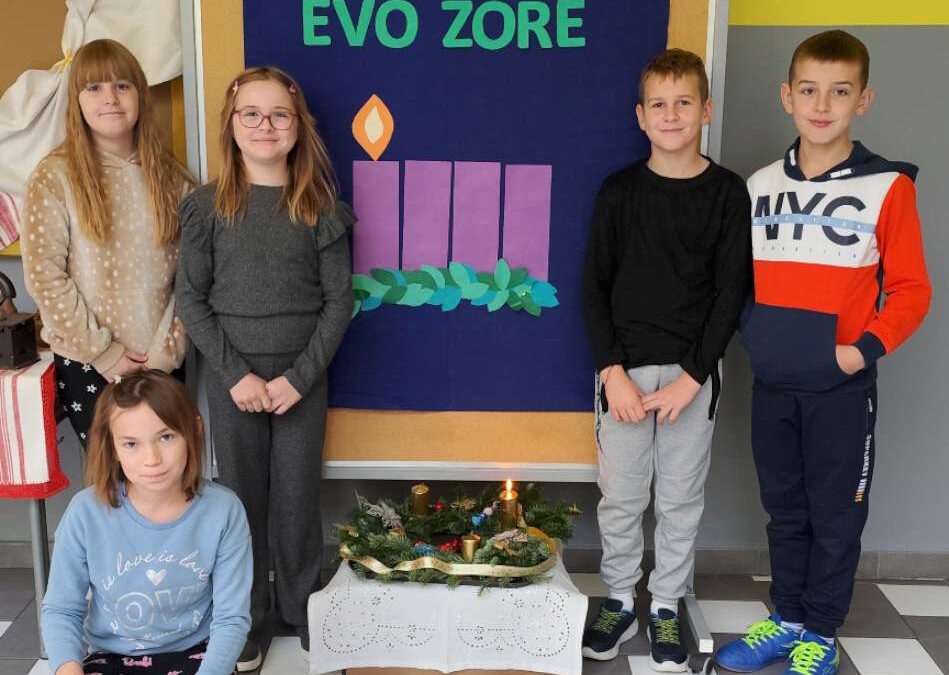 Izrađivanje adventskog vijenaca u Podravskoj Moslavini i Krčeniku