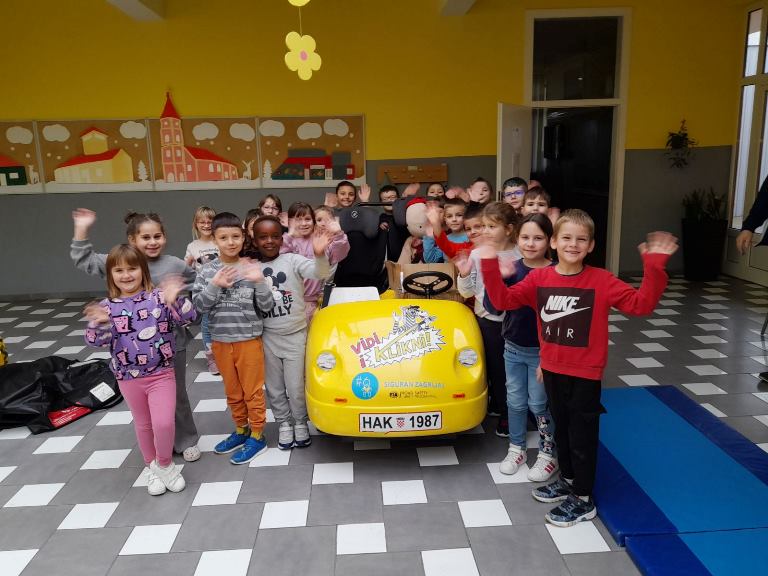 HAK radionica – Vidi i klikni  ( siguran zagrljaj pojasa )